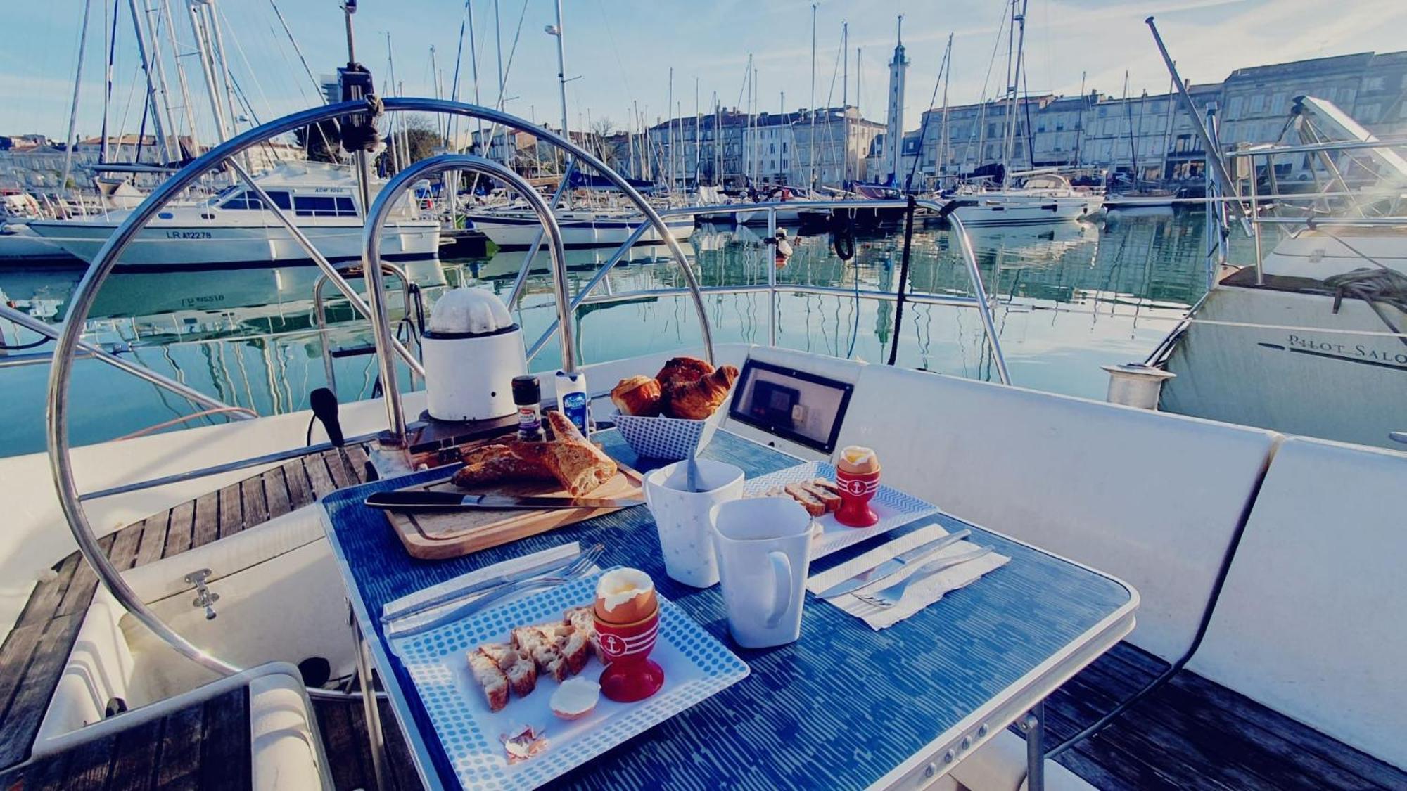Coriandre 2 - Dormir Sur Un Grand Voilier 9 Personnes By Nuits Au Port 拉罗歇尔 外观 照片